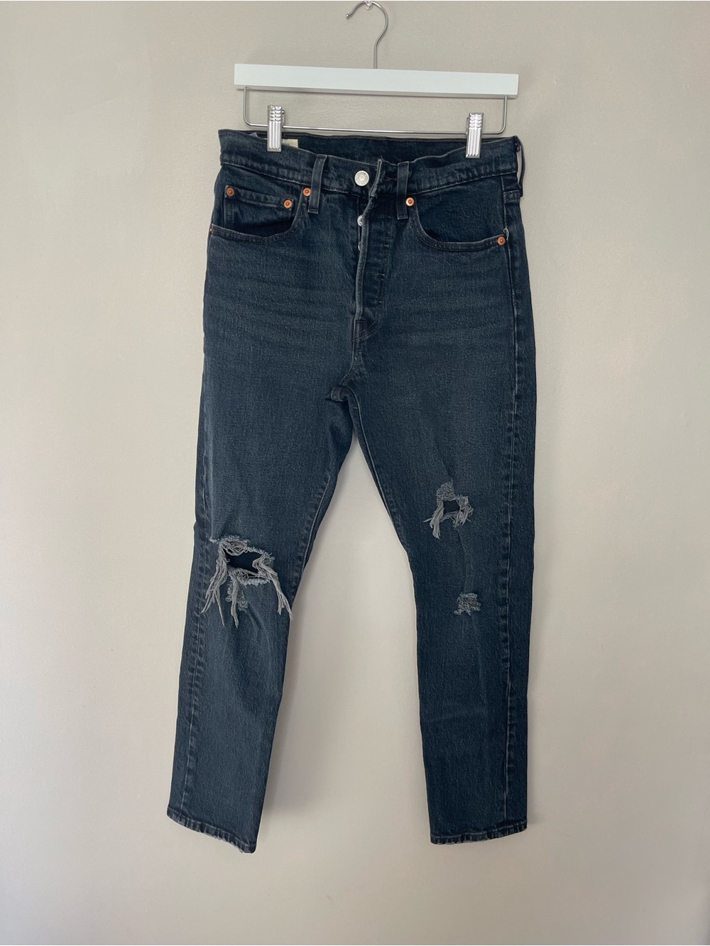 Levi's Women's Cropped Distressed Jeans - Black